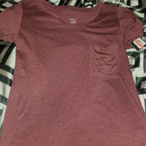 Juniors raisin color tee